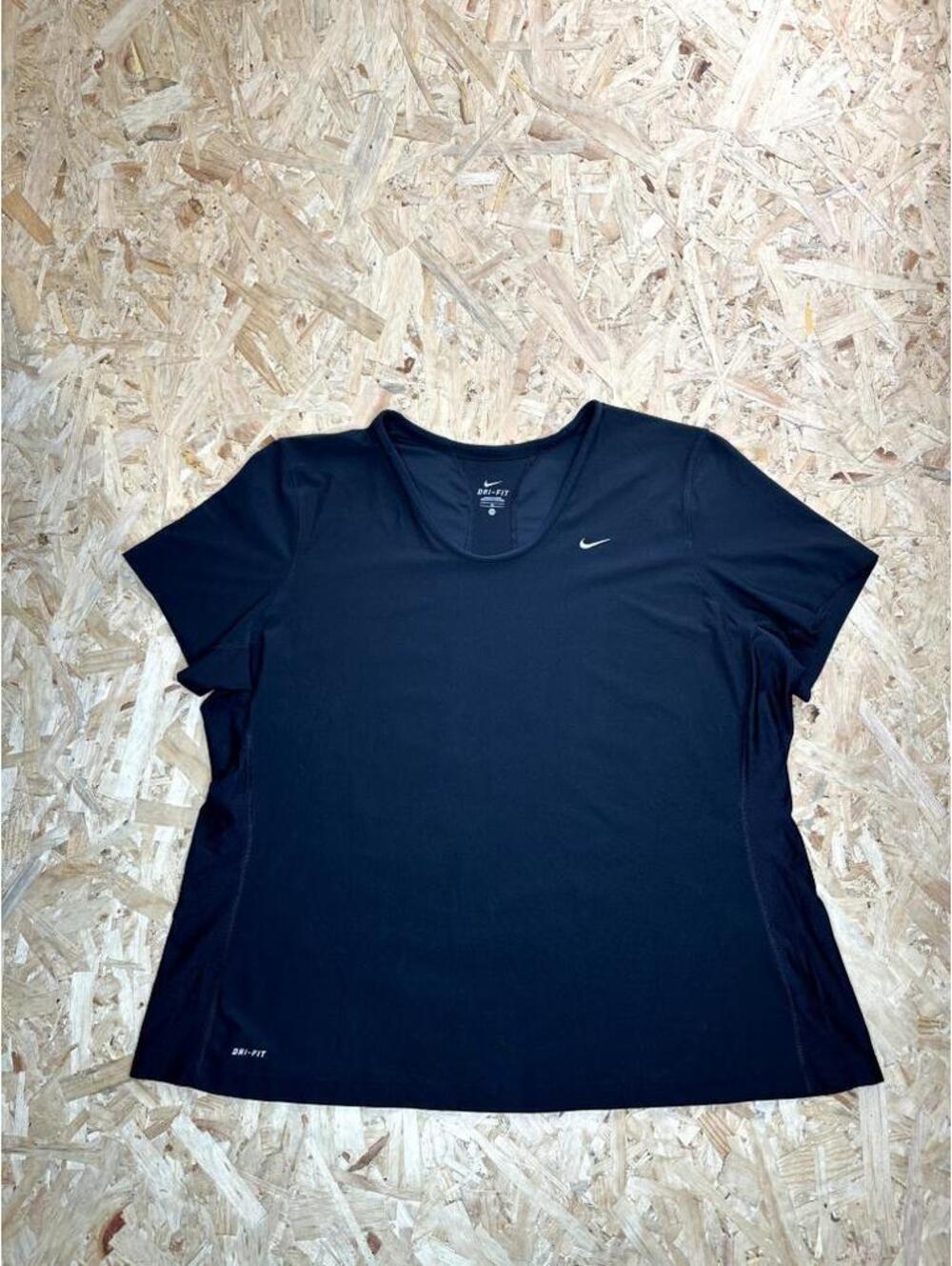 Nike Dri-Fit Womens 2X Black Short Sleeve Activewear T-Shirt Mesh Panels